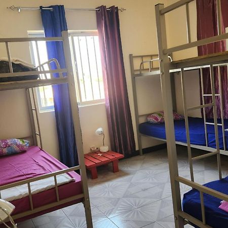 No Cash Accepted-Meeting Point Hostel- Praia, Also In Tarrafal & Fogo Exterior photo