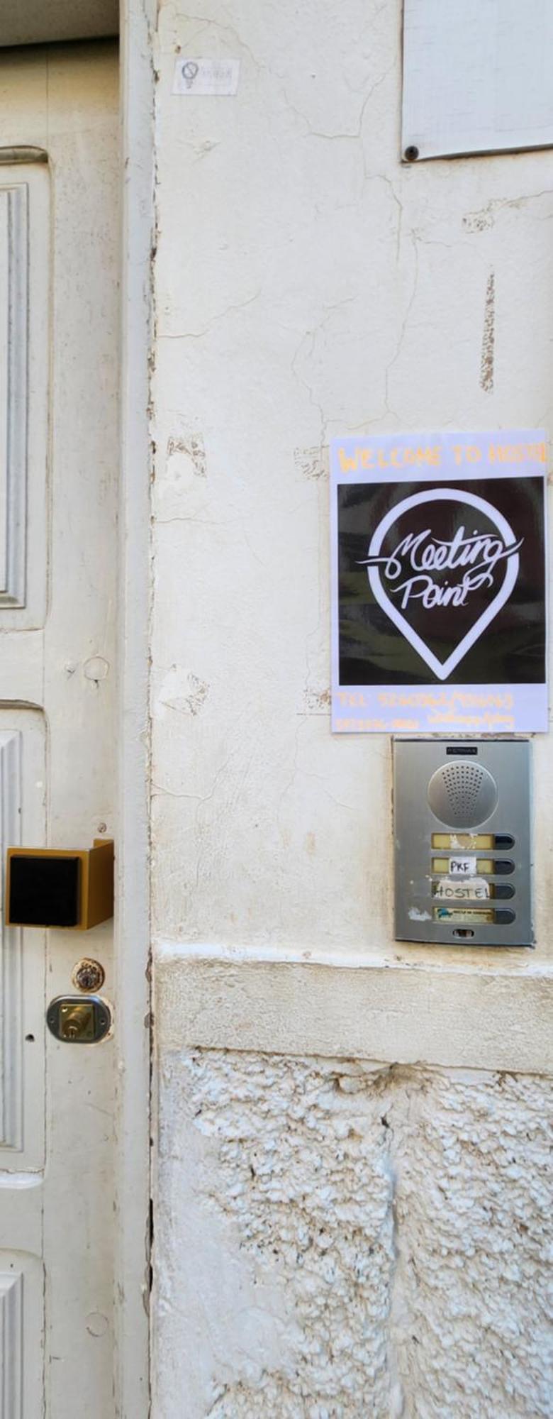 No Cash Accepted-Meeting Point Hostel- Praia, Also In Tarrafal & Fogo Exterior photo
